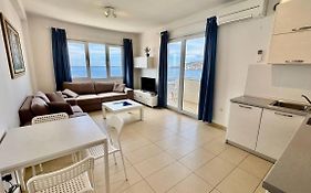 White Sea View Residence